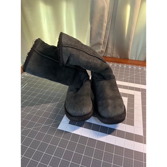 Ugg Sherpa lined boots - Picture 2 of 9